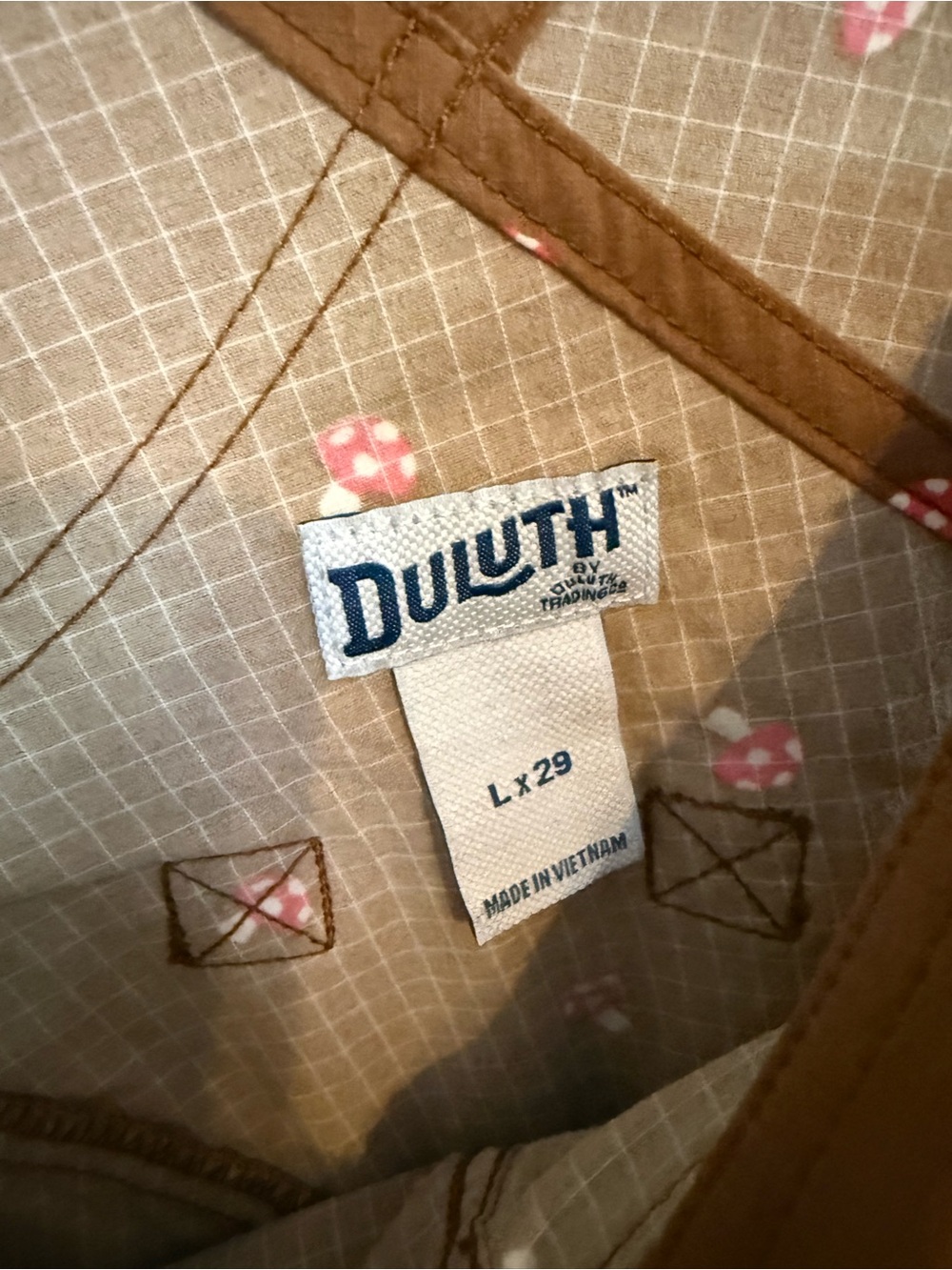 Duluth Trading Co Brown Rare Mushroom Print Lx29 - Picture 3 of 3